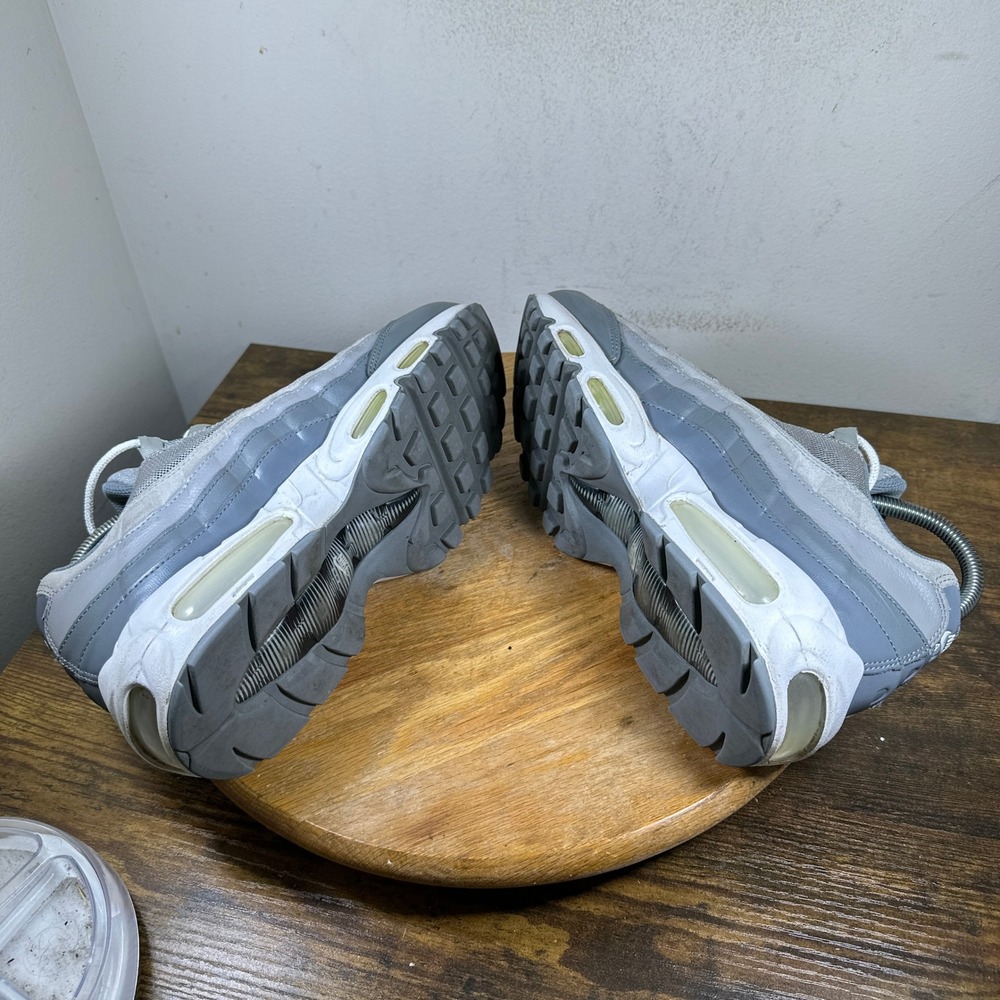 Nike Air Max 95 Medium Gray DC9844-001 Running Shoes Mens Size 8.5 - Picture 4 of 9